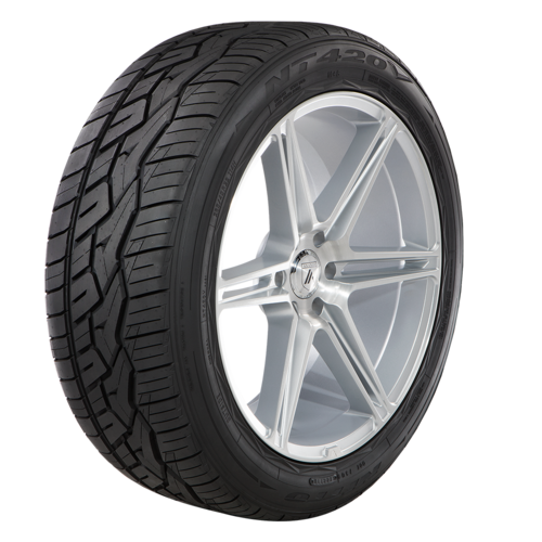 NT420V 295/35R24 110H XL 32.1